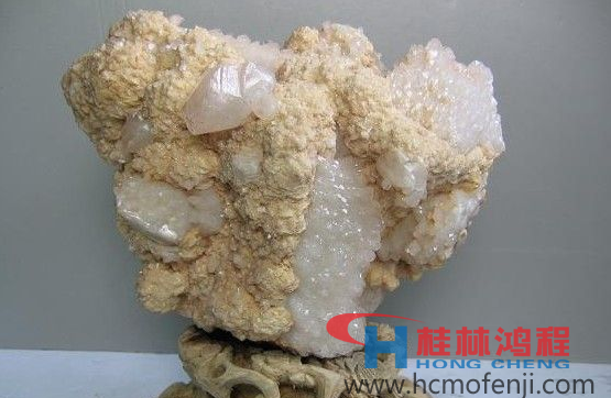 白云石 白云石