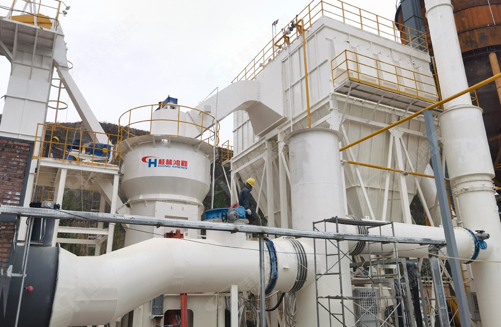 HLM1700大型煤粉立磨 客戶工作人員正學習煤立磨煤粉細度的調整 產量不方便透露 設備地點:山西 HLM1700大型煤粉立磨 客戶工作人員正學習煤立磨煤粉細度的調整 產量不方便透露 設備地點:山西